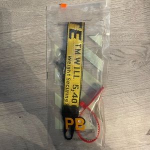 OFF WHITE KEYCHAIN
